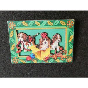 Vintage Paper/Wood 3-D Beagles In Christmas Frame Brooch Pin Costume Jewelry